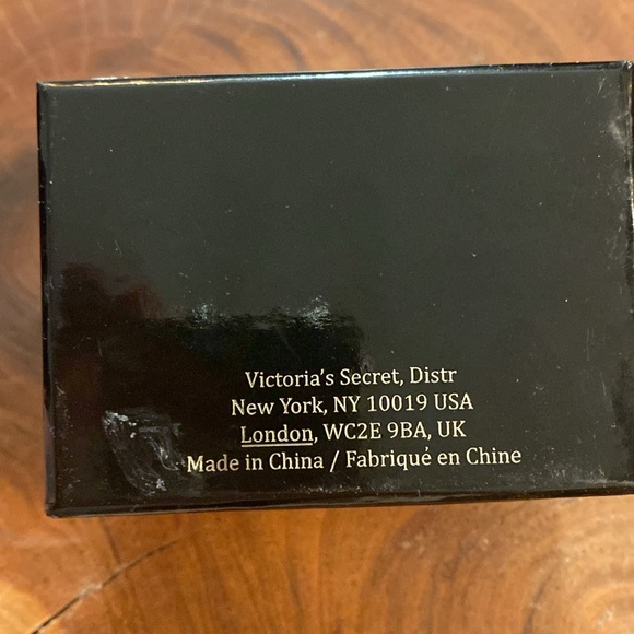 Victoria’s Secret Studded Gold Tone Cuff with Rhinestones New in Box - Picture 3 of 8